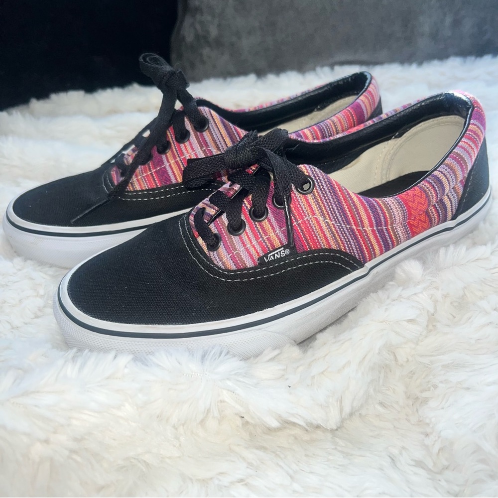 Vans - Picture 1 of 4